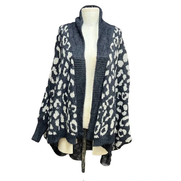 Anthropologie Akemi + Kin Louise Sweater Cardigan Leopard Print Black One Size - Picture 2 of 12